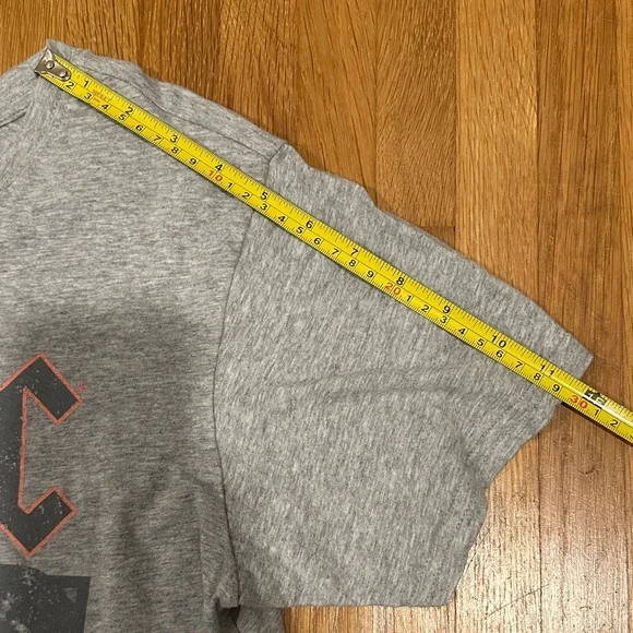 *last chance* AC/DC Gray Graphic T-Shirt - Picture 7 of 13